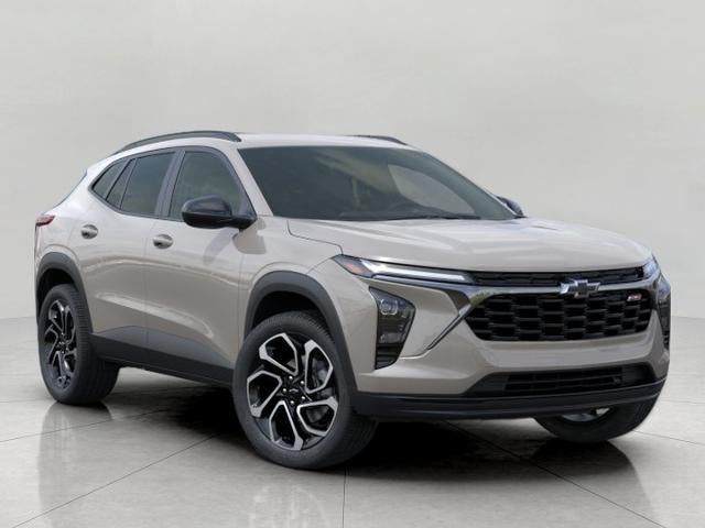2026 Chevrolet Trax 2RS in White Sands — front three-quarter view